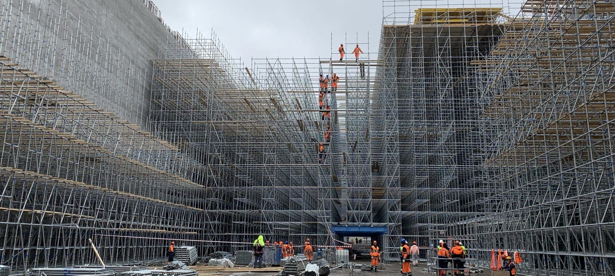 Dịch vụ Sản Xuất Giàn Giáo -<br/> Xây dựng tương lai vững chắc